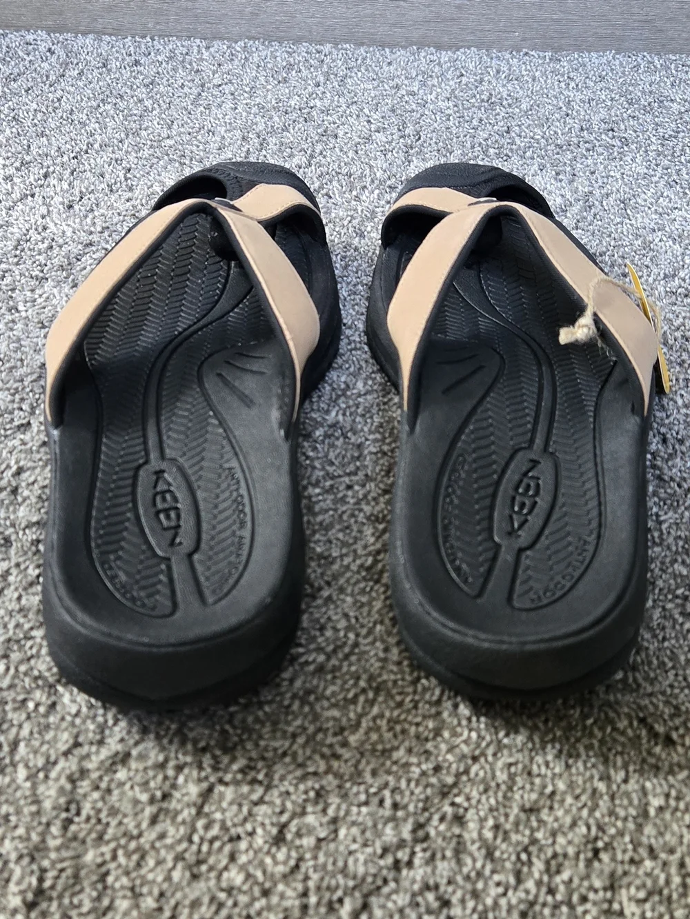 KEEN Men's Waimea Leather Tan and Black Flip Flop Sandals NEW size 10.5